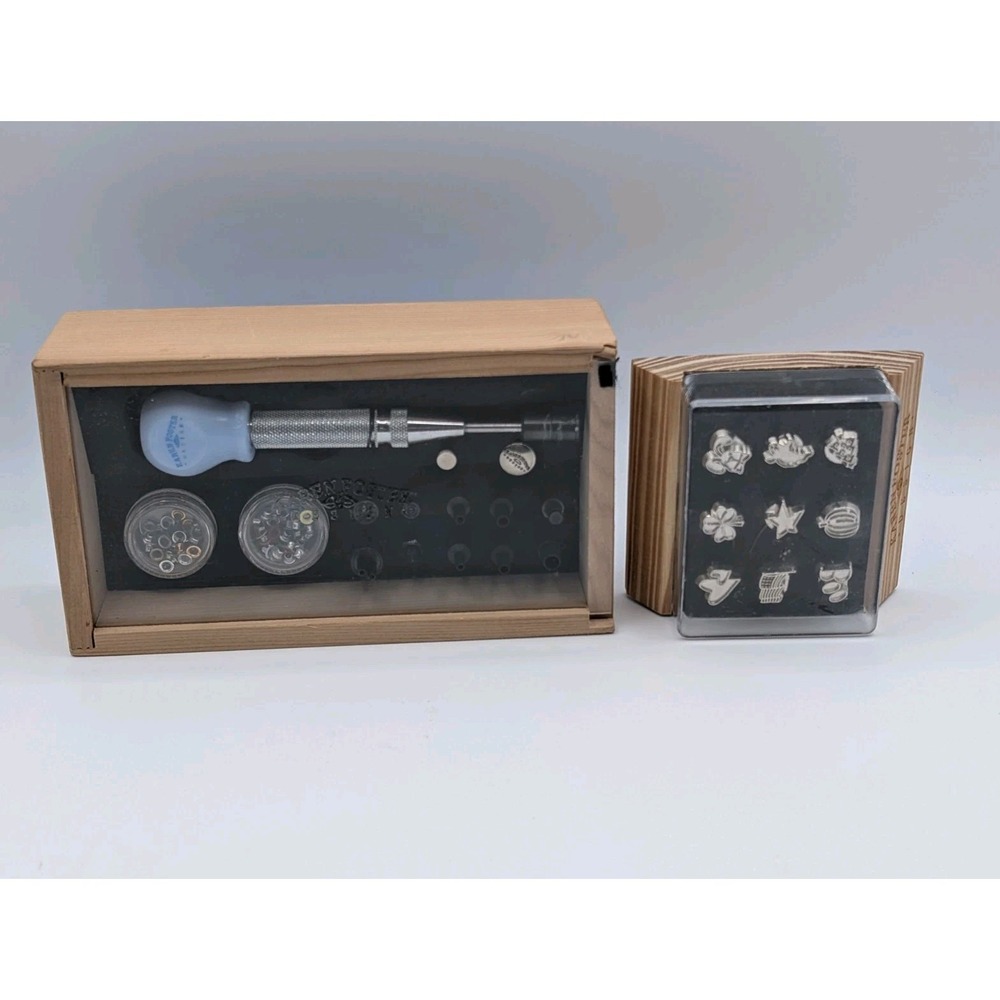 Karen Foster Clikit Multi Spring Action Tool & Themed Embossed Holiday Set